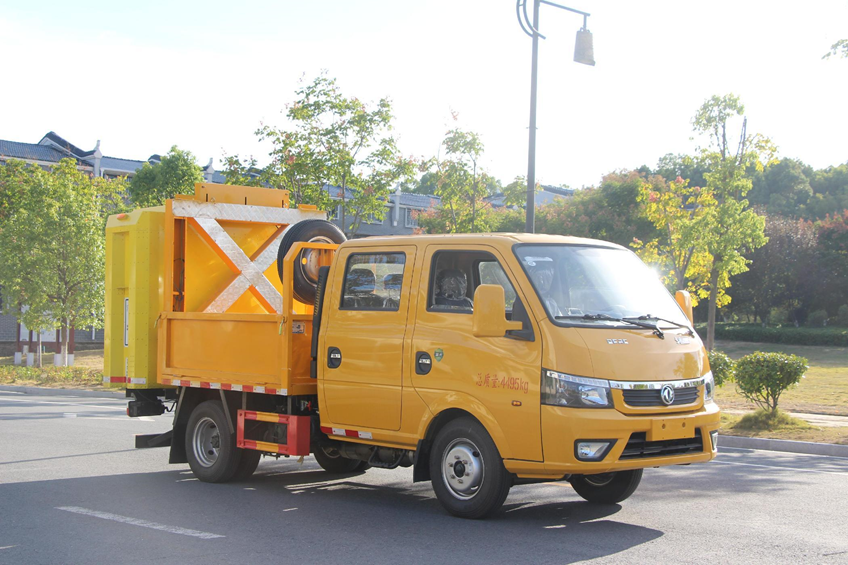 東風途逸雙排防撞緩沖車 70E