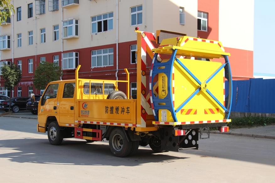 江鈴黃牌防撞緩沖車