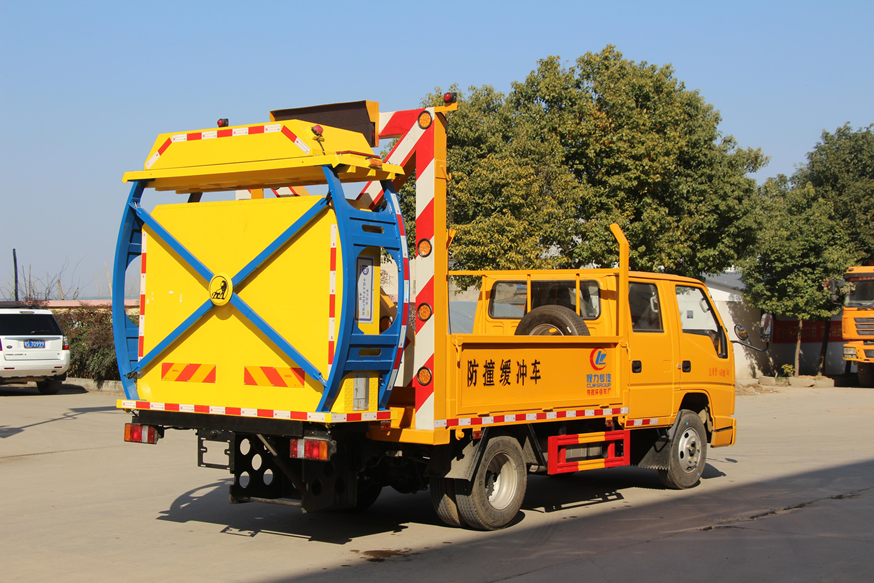 江鈴黃牌防撞緩沖車